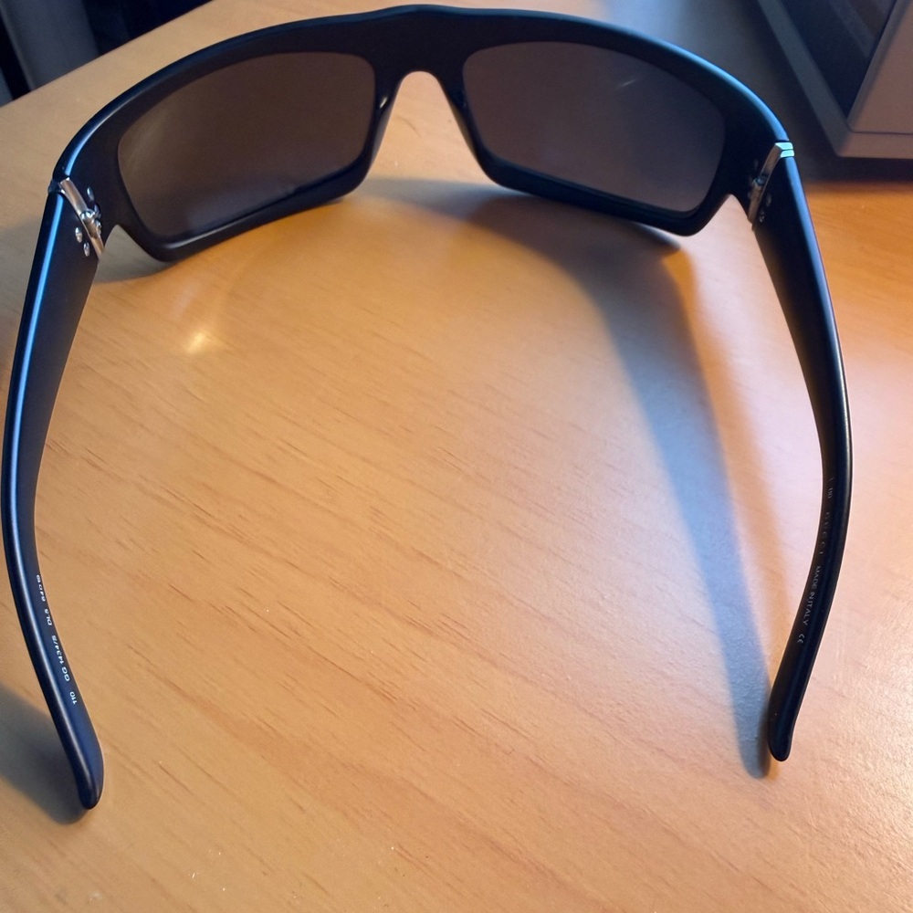 Vintage Y2K Authentic Gucci Matte Black Wrap Sunglasses from the 90’s - Picture 6 of 8